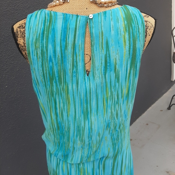 MAX STUDIO DRESS - Picture 13 of 16